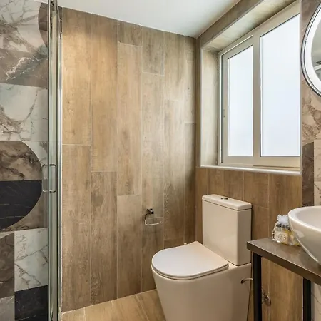 With Twin Beds & Kitchenette At The New Olo Living 24 Guest house Saint Julian's